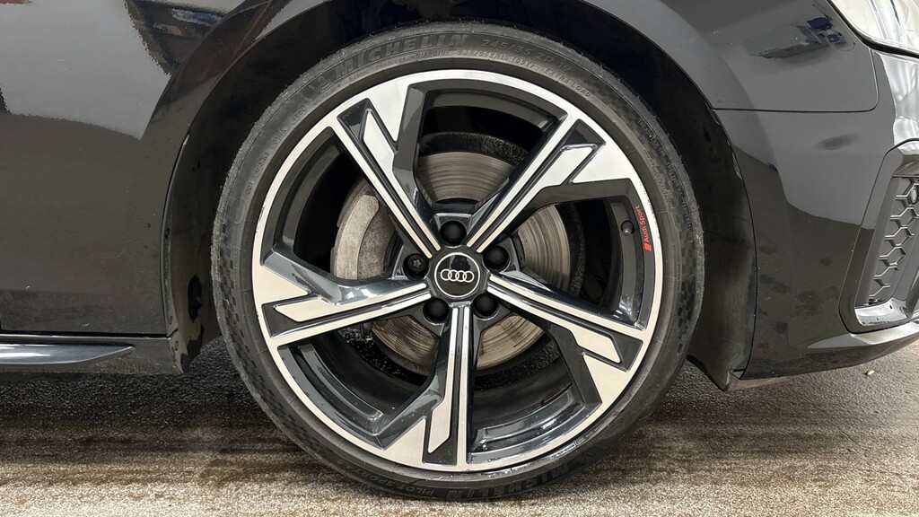 Audi A4 Avant 2.0 Tfsi 40 Black Edition WN22RSV Black #5