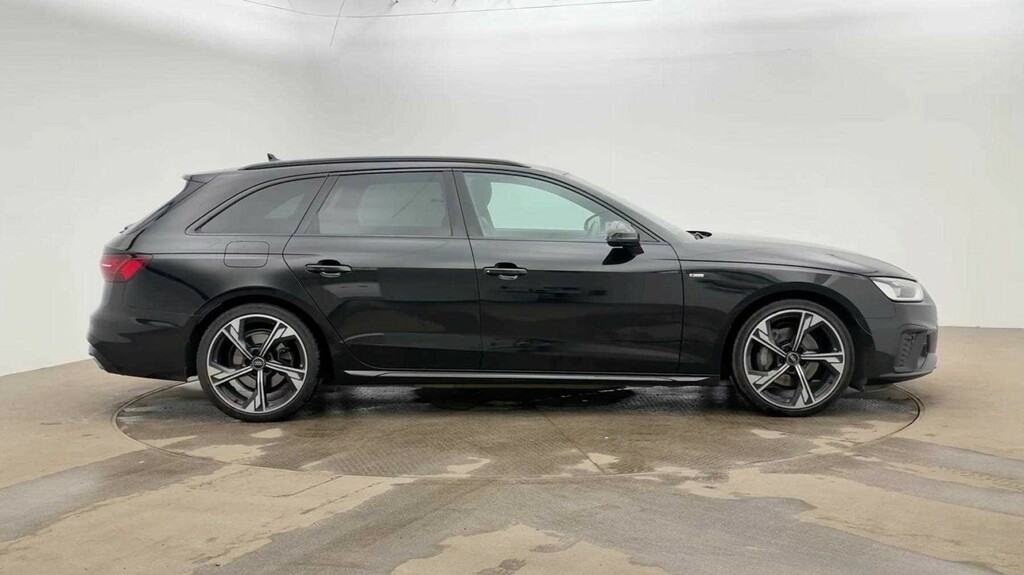 Audi A4 Avant 2.0 Tfsi 40 Black Edition WN22RSV Black #4