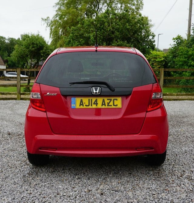 Honda Jazz I-vtec Es Plus Hatchback Red #6