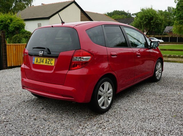 Honda Jazz I-vtec Es Plus Hatchback Red #4
