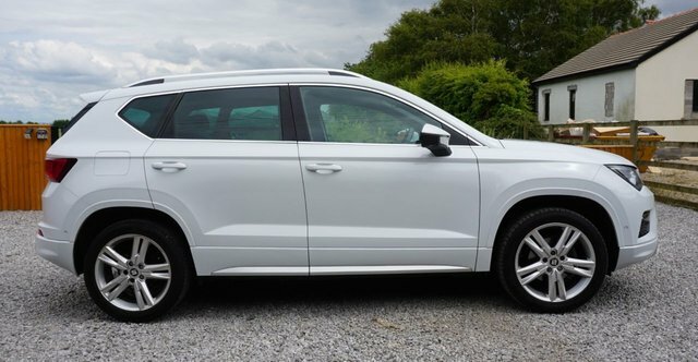 Seat Ateca Tsi Evo Fr Suv White #2