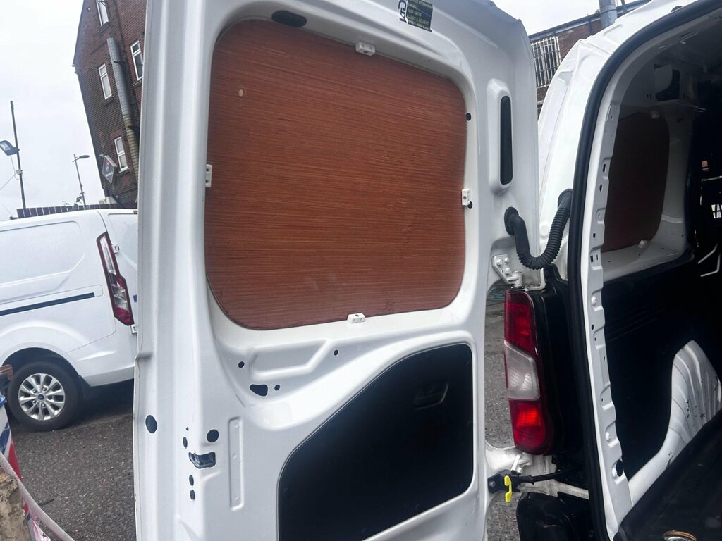 Peugeot Partner 1.5L Professional White #17