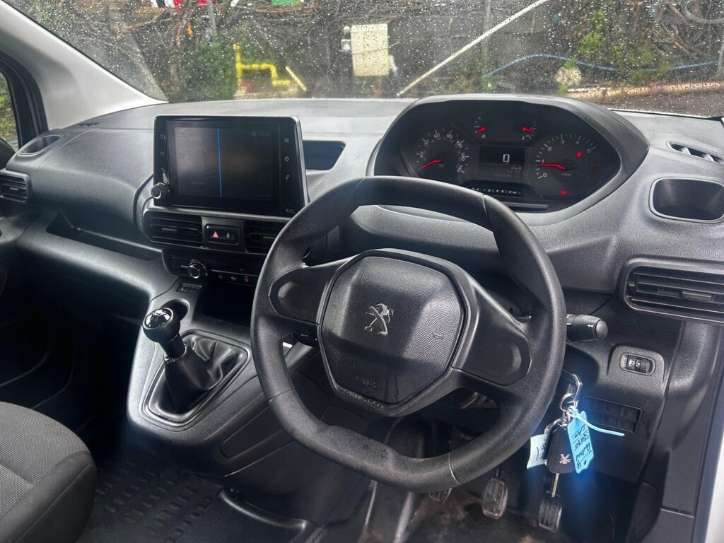 Peugeot Partner 1.5L Professional White #10