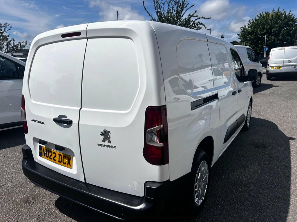Peugeot Partner Diesel White #9