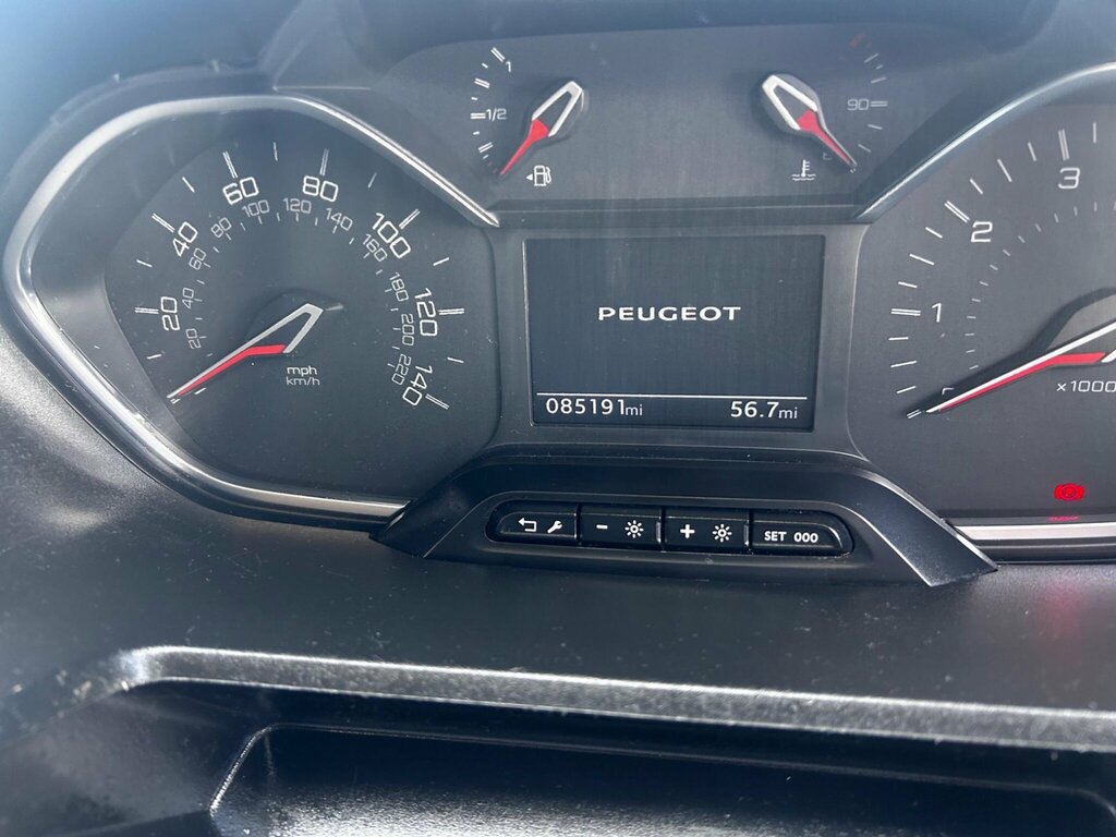 Peugeot Partner Diesel White #15