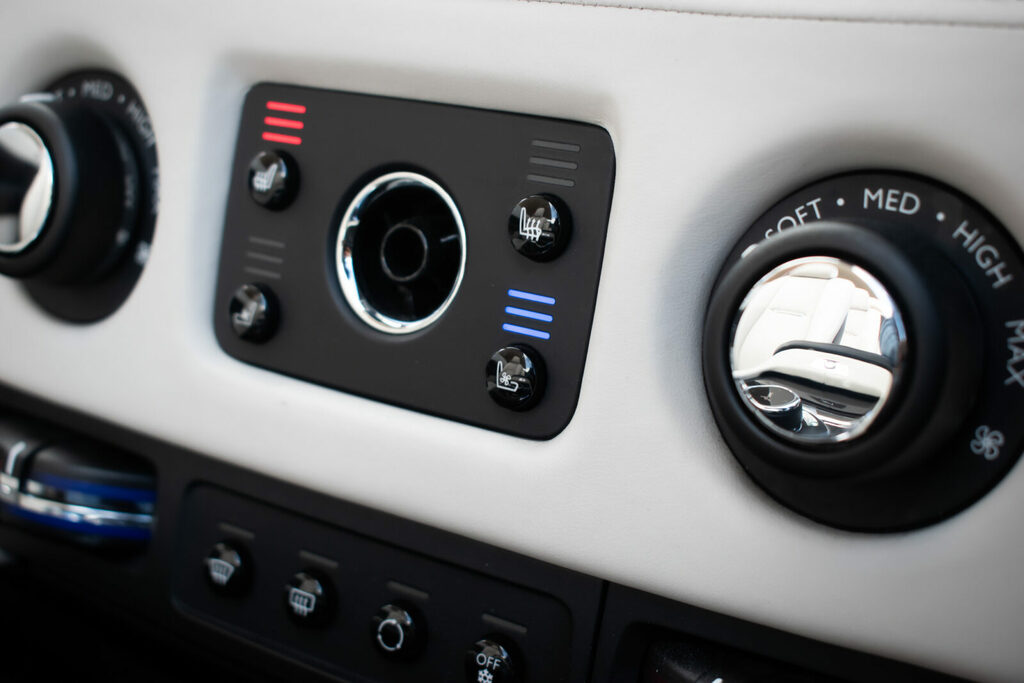 Rolls-Royce Dawn V12 Black #21