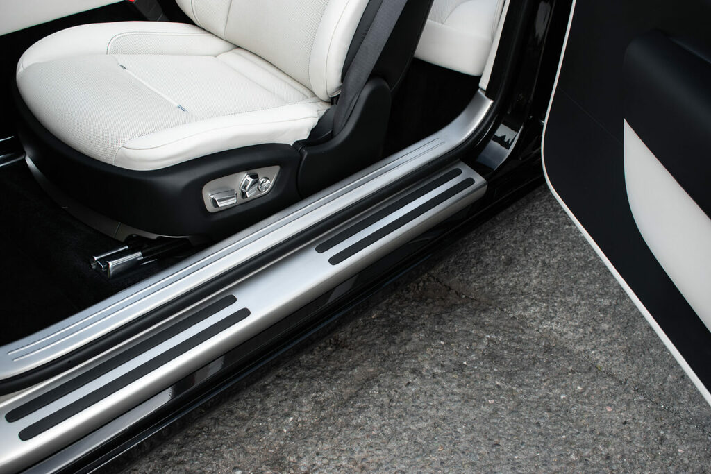 Rolls-Royce Dawn V12 Black #23