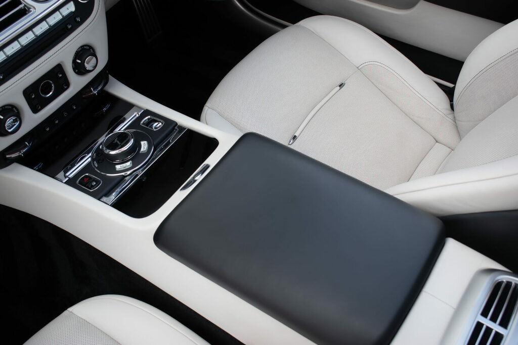 Rolls-Royce Dawn V12 Black #20