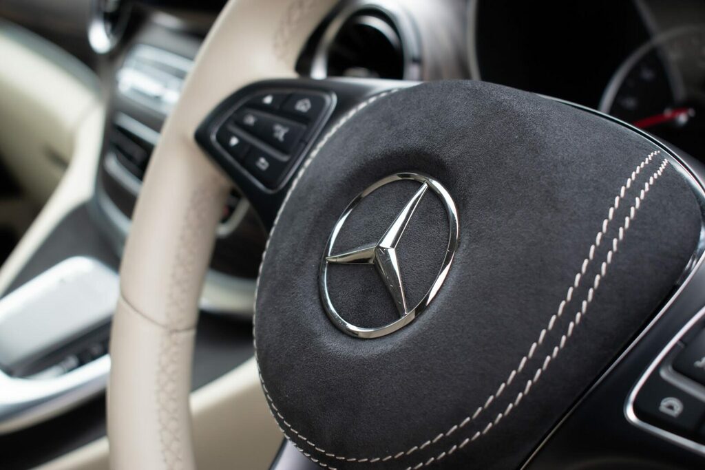 Mercedes-Benz V Class Mpv Black #42