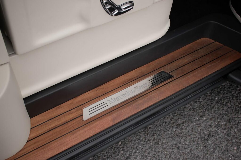 Mercedes-Benz V Class Mpv Black #46