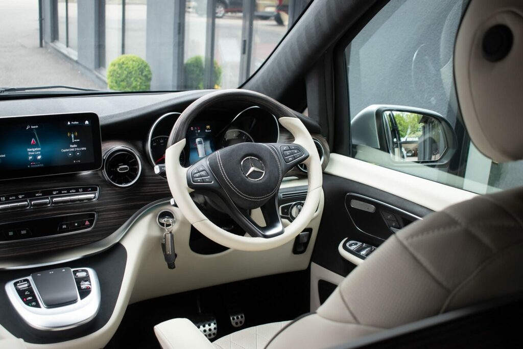 Mercedes-Benz V Class Mpv Black #20