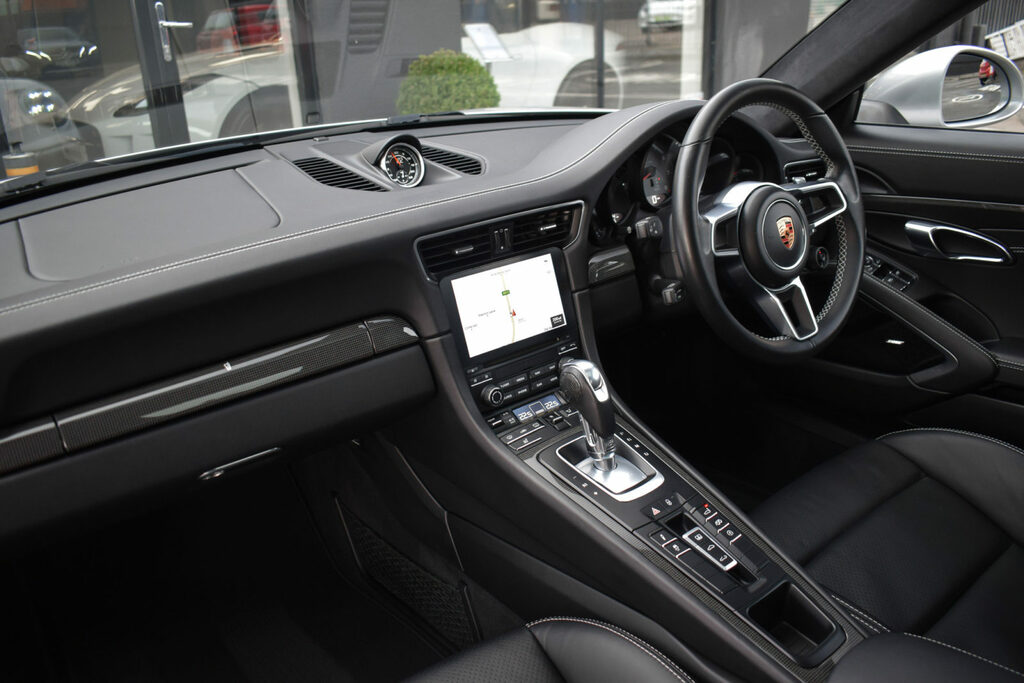 Porsche 911 Porsche 911 Carrera 4 Gts S-a Black #16