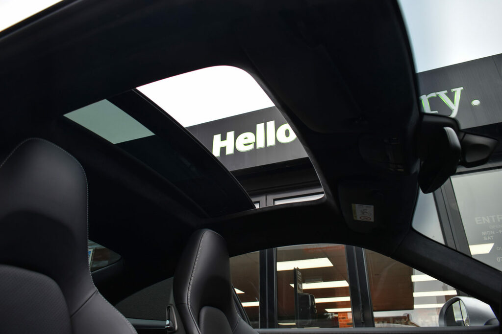 Porsche 911 Porsche 911 Carrera 4 Gts S-a Black #29