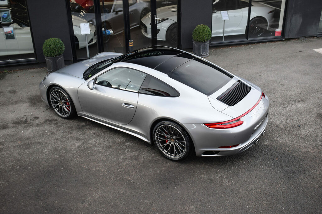Porsche 911 Porsche 911 Carrera 4 Gts S-a Black #38