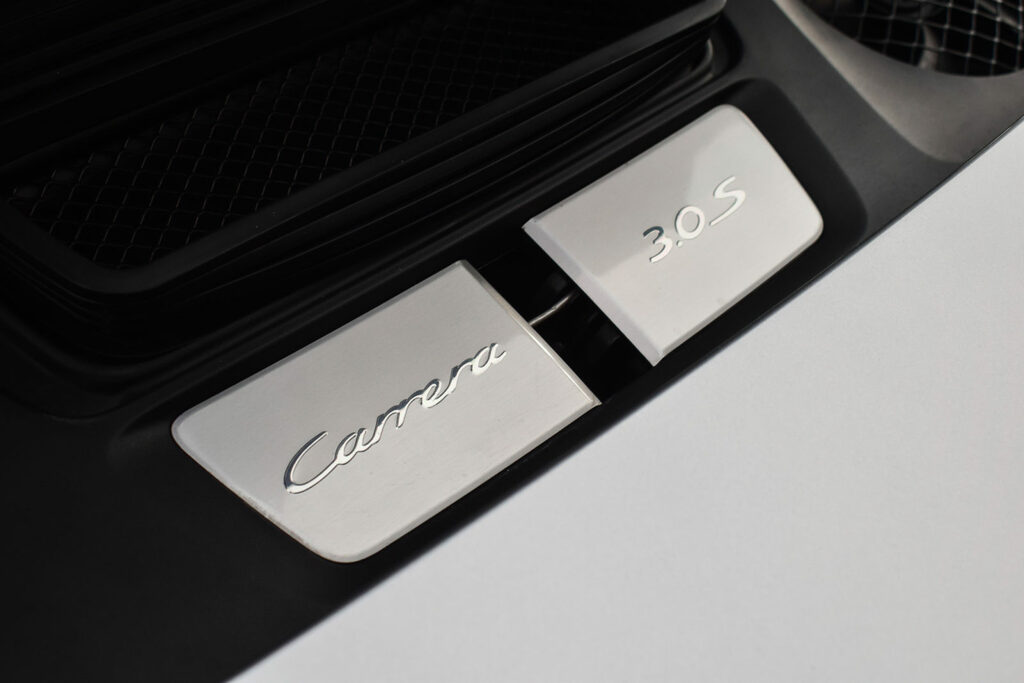 Porsche 911 Porsche 911 Carrera 4 Gts S-a Black #31