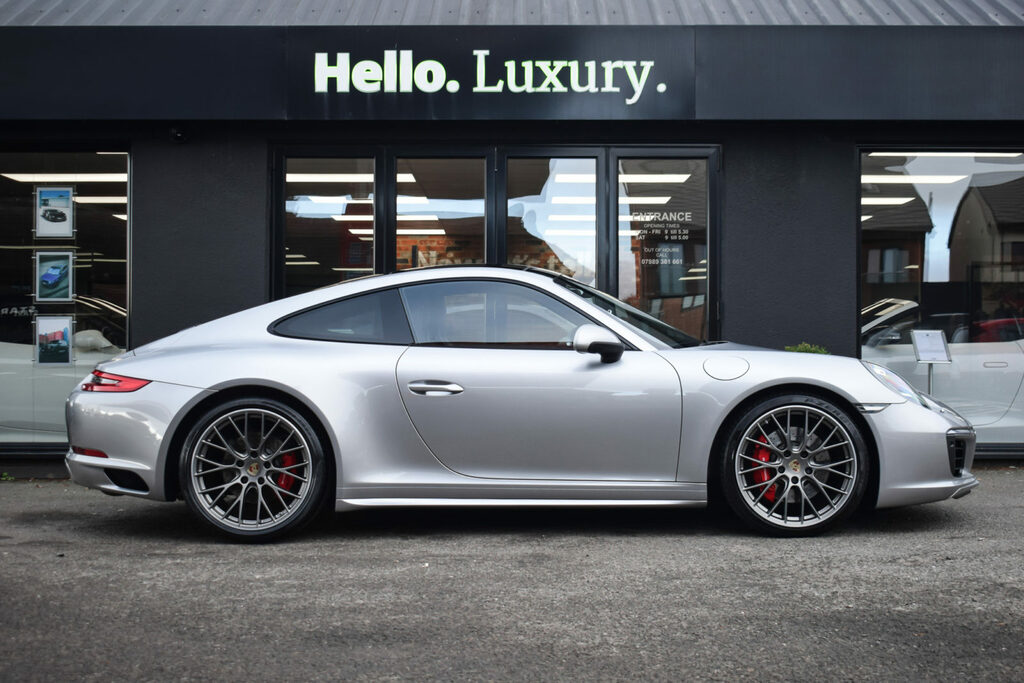 Porsche 911 Porsche 911 Carrera 4 Gts S-a Black #13