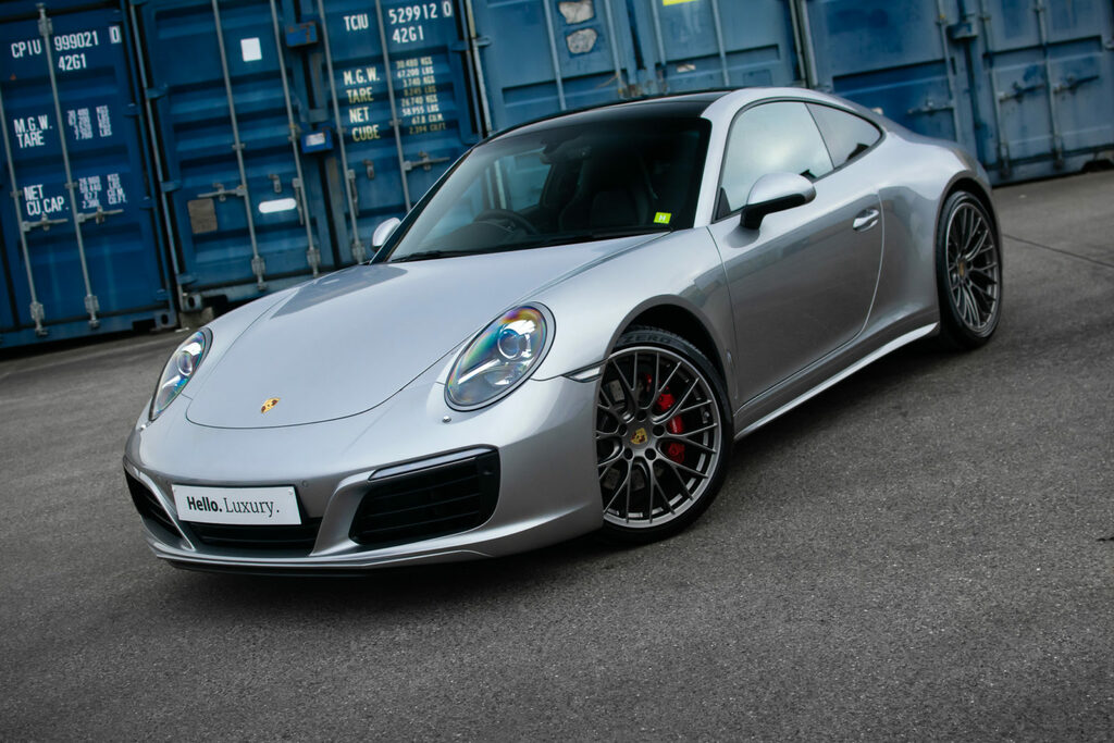 Porsche 911 Porsche 911 Carrera 4 Gts S-a Black #44