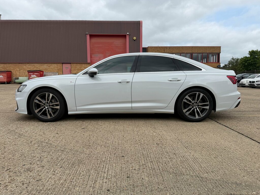 Audi A6 Saloon Home Car Detail White #5