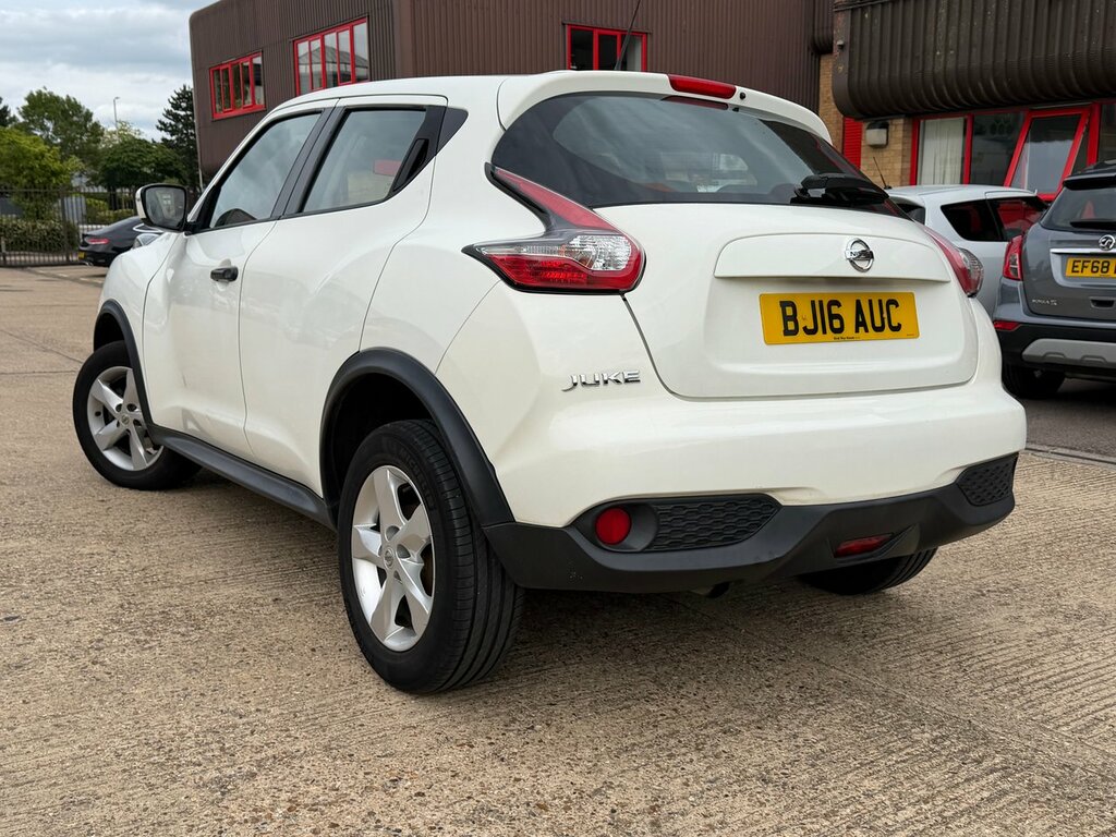 Nissan Juke Home Car Detail BJ16AUC White #4