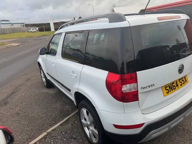 Skoda Yeti Suv 2.0 Tdi Tour De France 4X4 2014 White #5