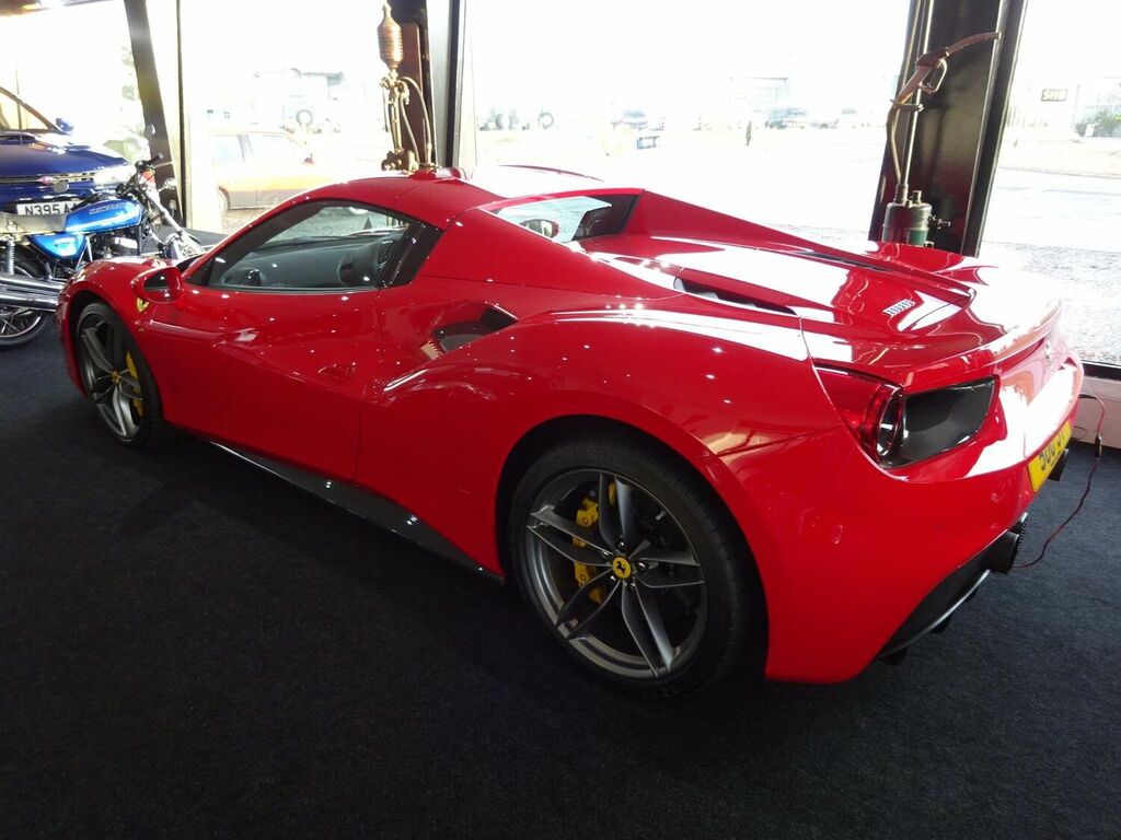 Ferrari 488 Convertible 3.9 2018 Red #4