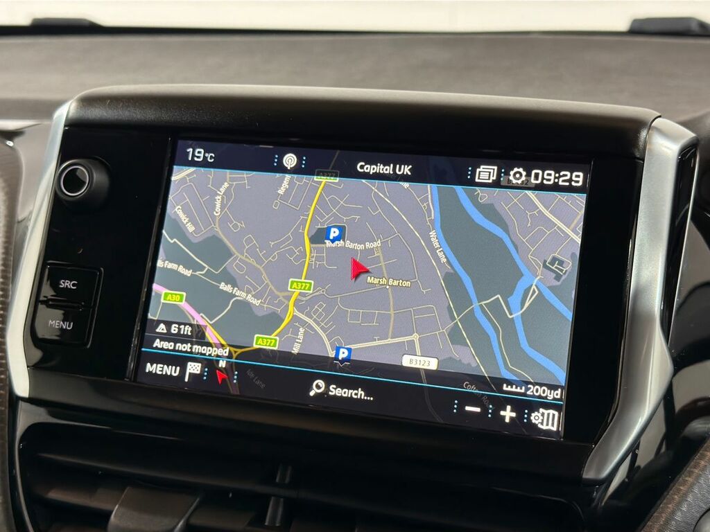 Peugeot 208 1.2 Puretech 82 Tech Edition Start Stop HC19LVL Red #4