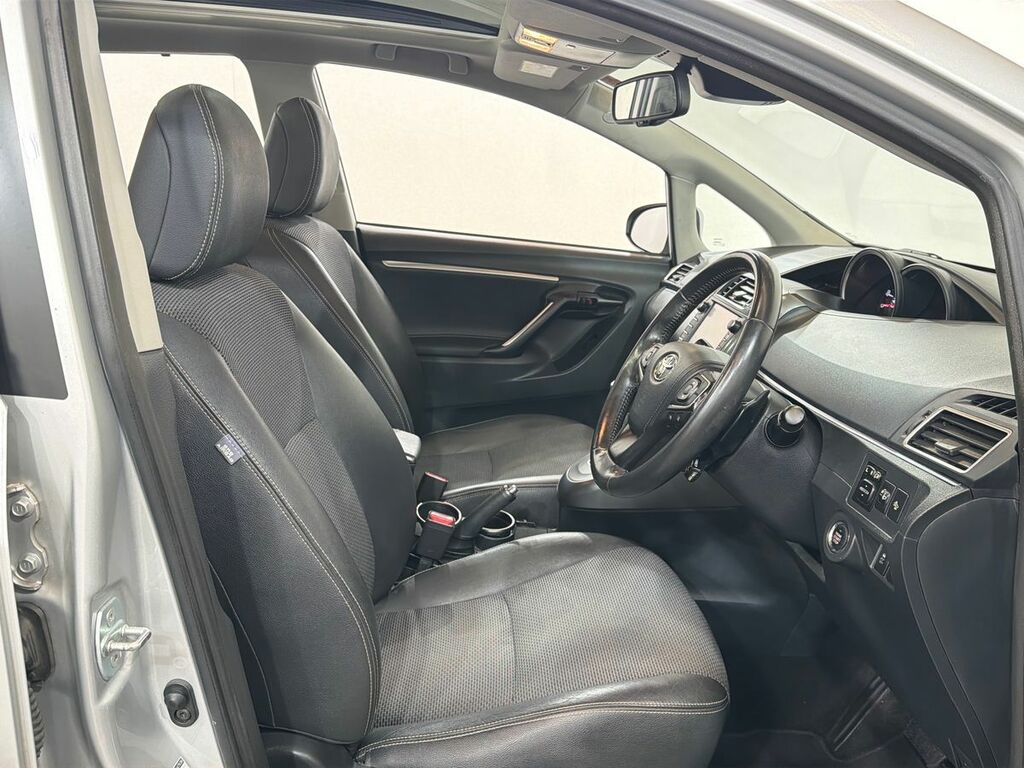 Toyota Verso Icon Brown #26