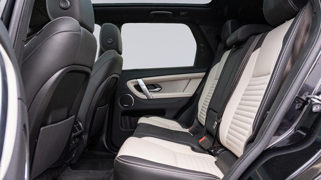 Land Rover Discovery Sport 2.0 D200 Dynamic Hse 7 Seat KR74NTG Black #4