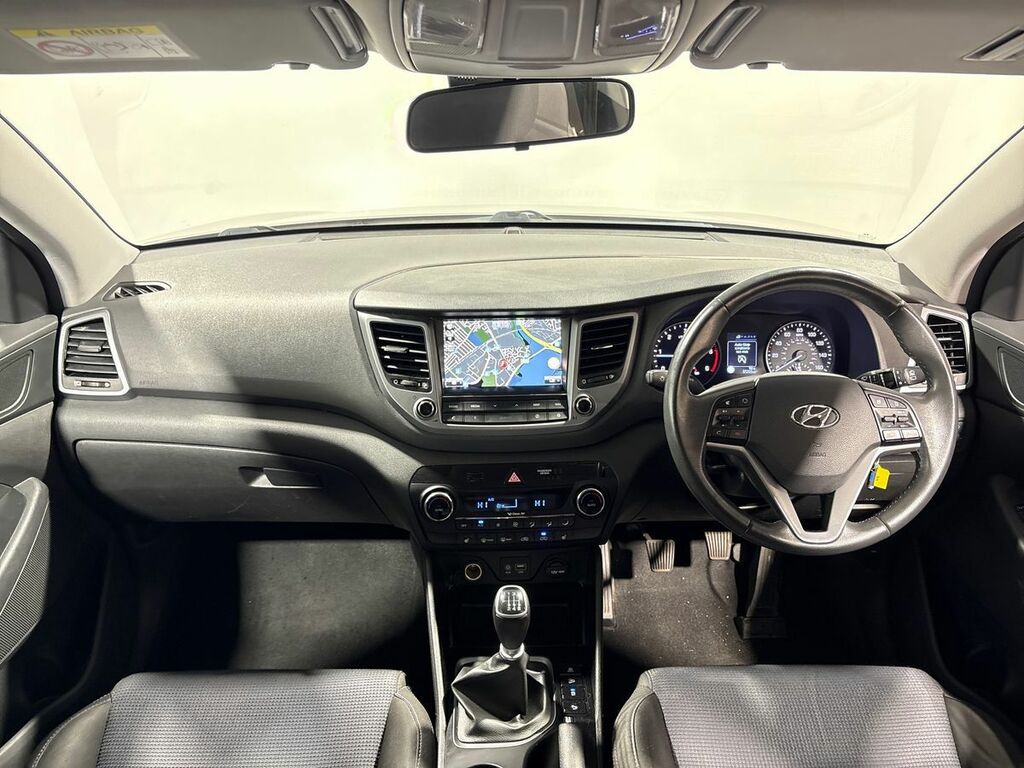 Hyundai Tucson 1.7 Crdi Blue Drive Se Nav 2Wd YY65VDP Beige #3