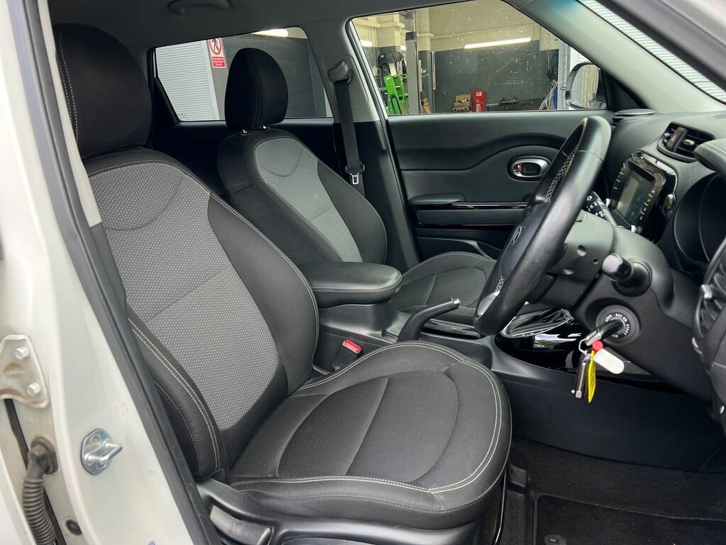 Kia Soul Crdi 3 White #22