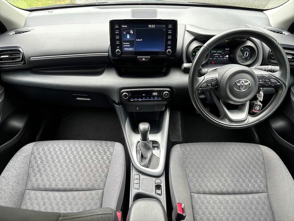 Toyota Yaris 1.5 Hybrid Design Cvt WG23HLR Brown #3