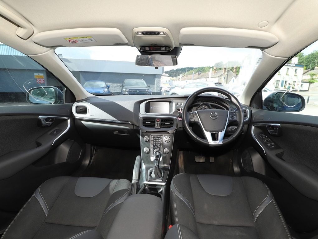 Volvo V40 T2 122 Momentum Nav Plus Geartronic KP19VZL Blue #3