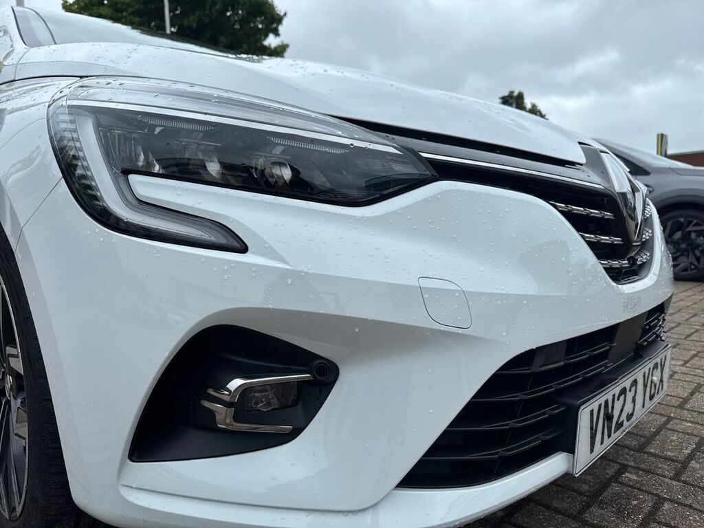 Renault Clio 1.6 E-tech Full Hybrid 145 Techno VN23YGX White #3