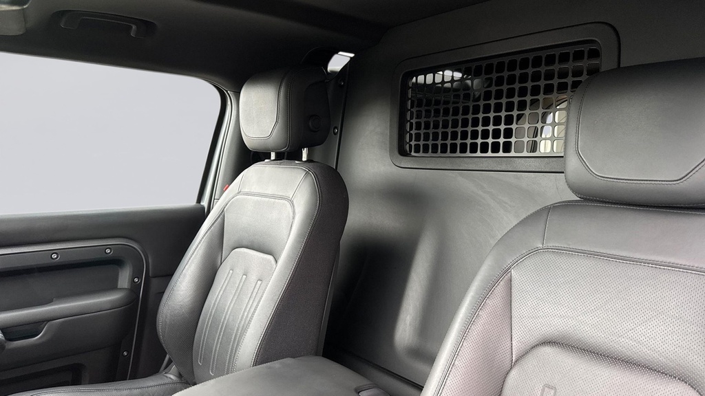 Land Rover Defender 90 3.0 D300 Hard Top X Grey #4
