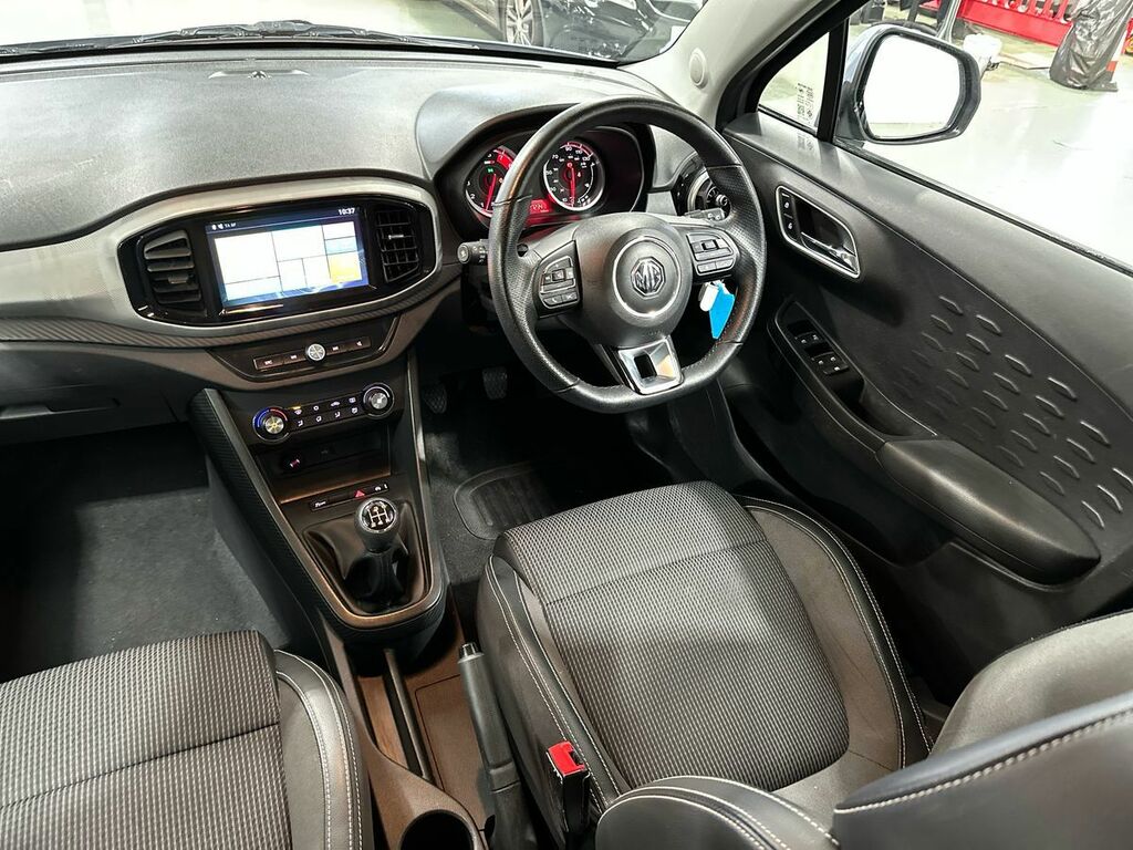 MG MG3 1.5 Vti-tech Exclusive Navigation Black #31