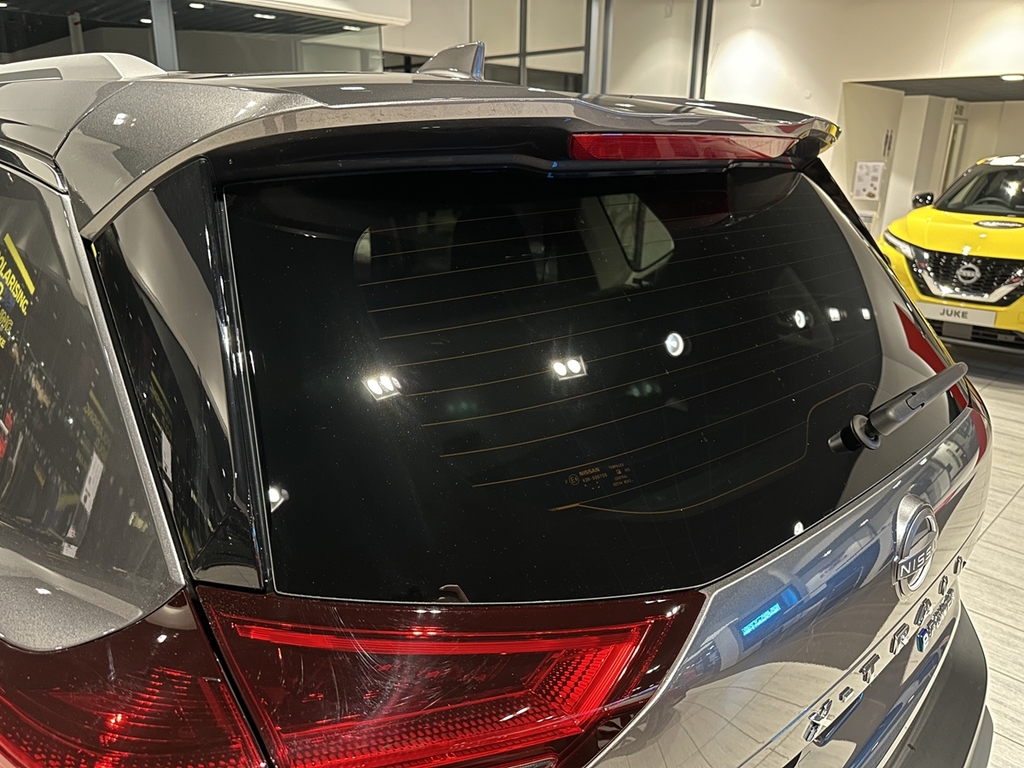 Nissan X-Trail Tekna Black #19