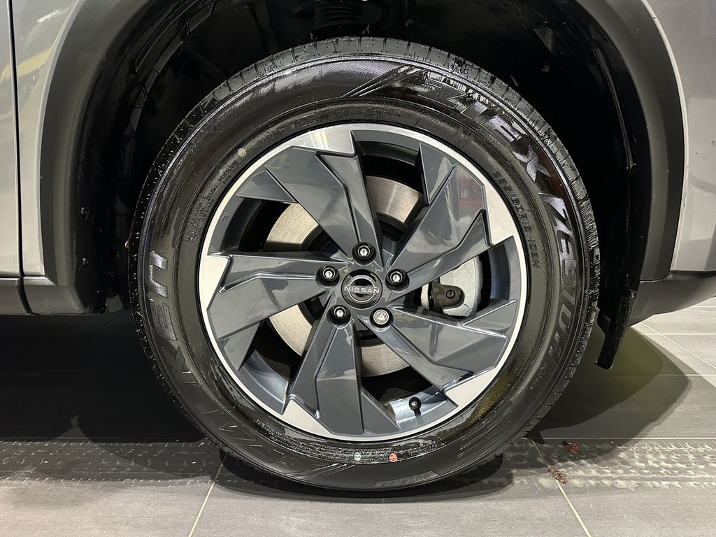 Nissan X-Trail Tekna Black #20