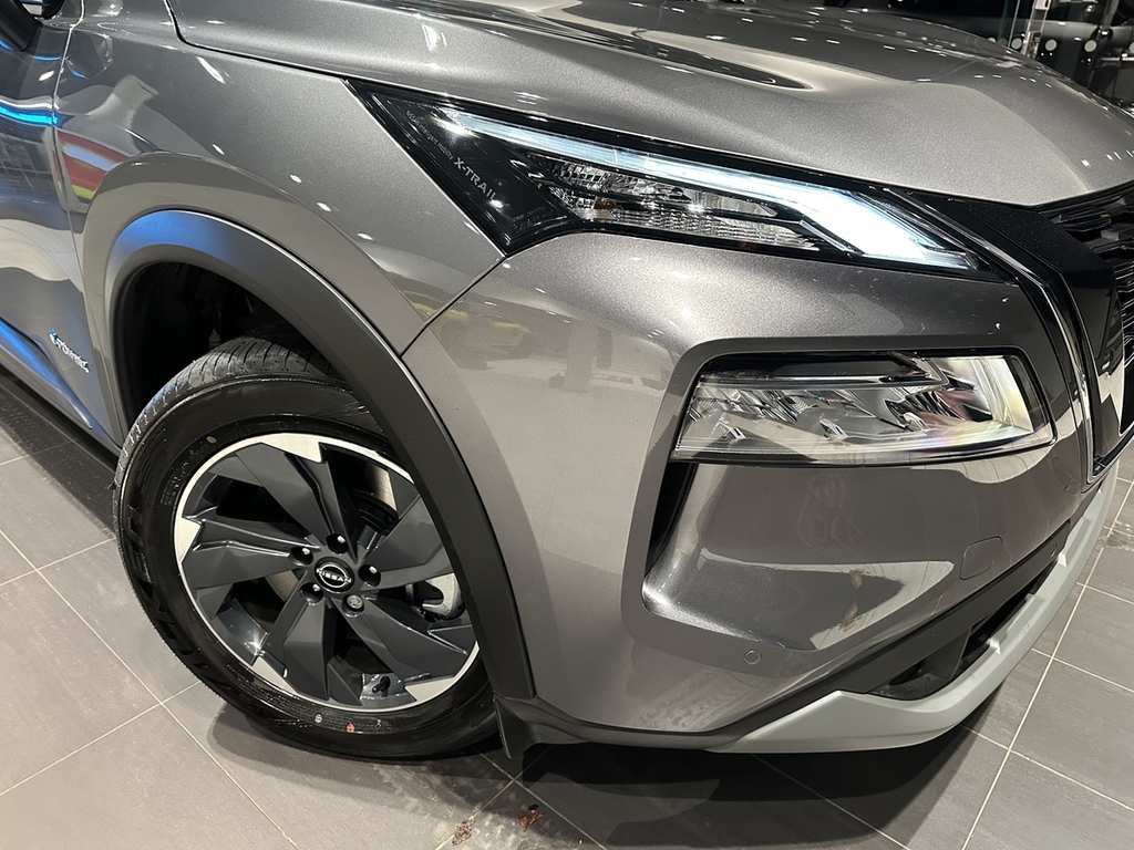 Nissan X-Trail Tekna Black #13