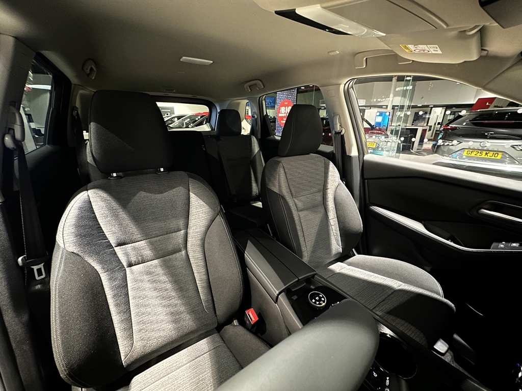 Nissan X-Trail Tekna Black #27