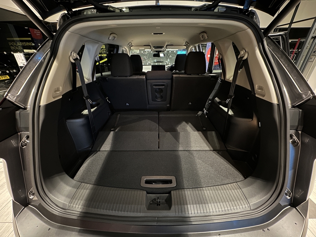 Nissan X-Trail Tekna Black #21
