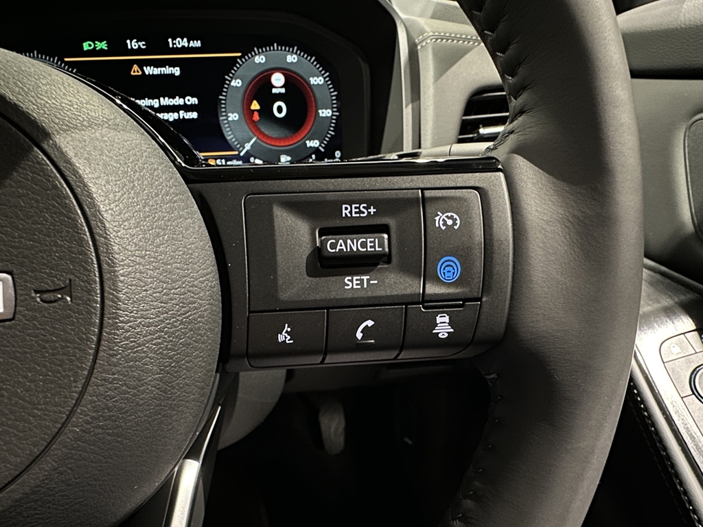 Nissan X-Trail Tekna Black #37