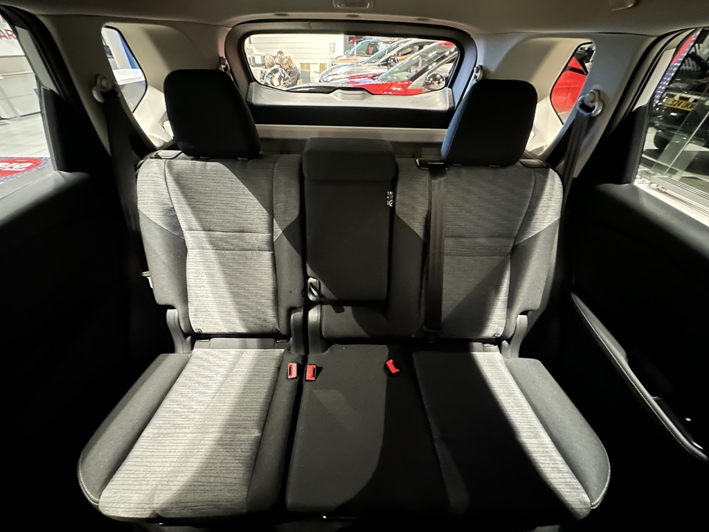Nissan X-Trail Tekna Black #40