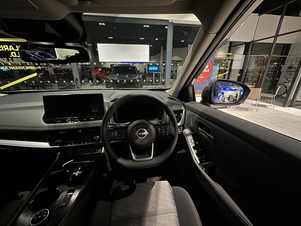 Nissan X-Trail Tekna Black #28