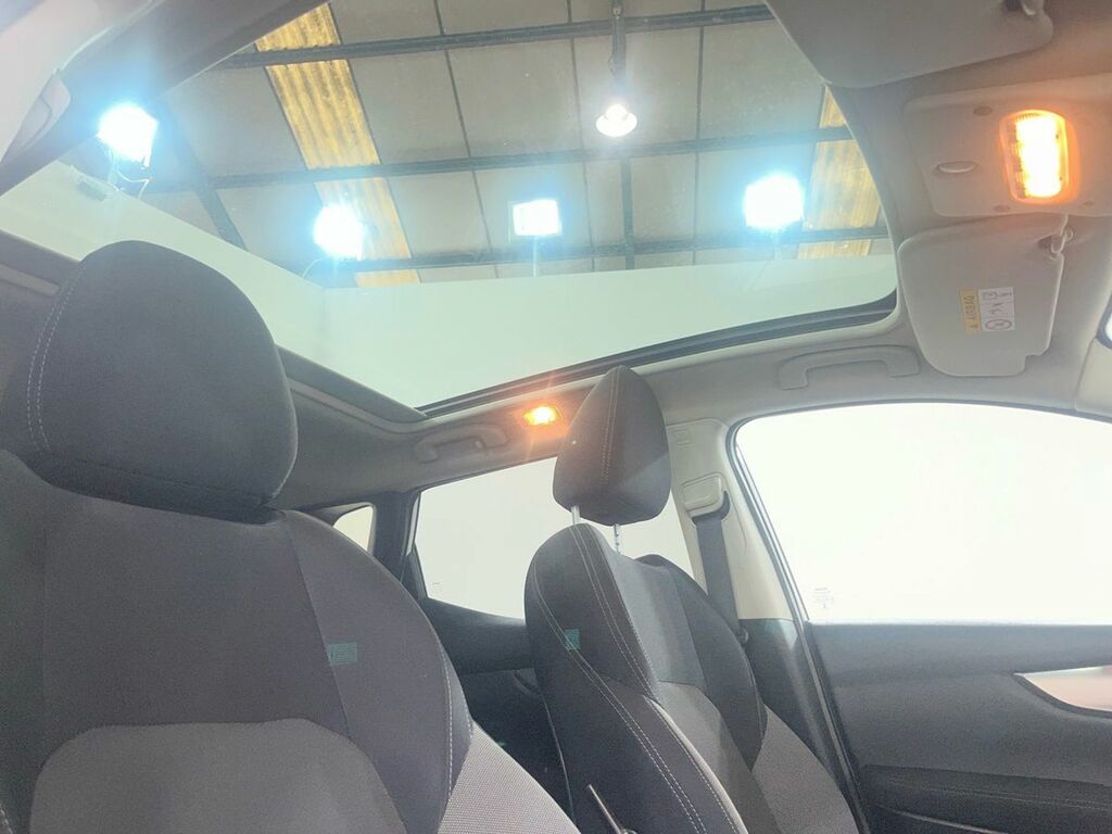 Nissan Qashqai 1.2 Dig-t N-connecta Xtronic WA67VCT White #6