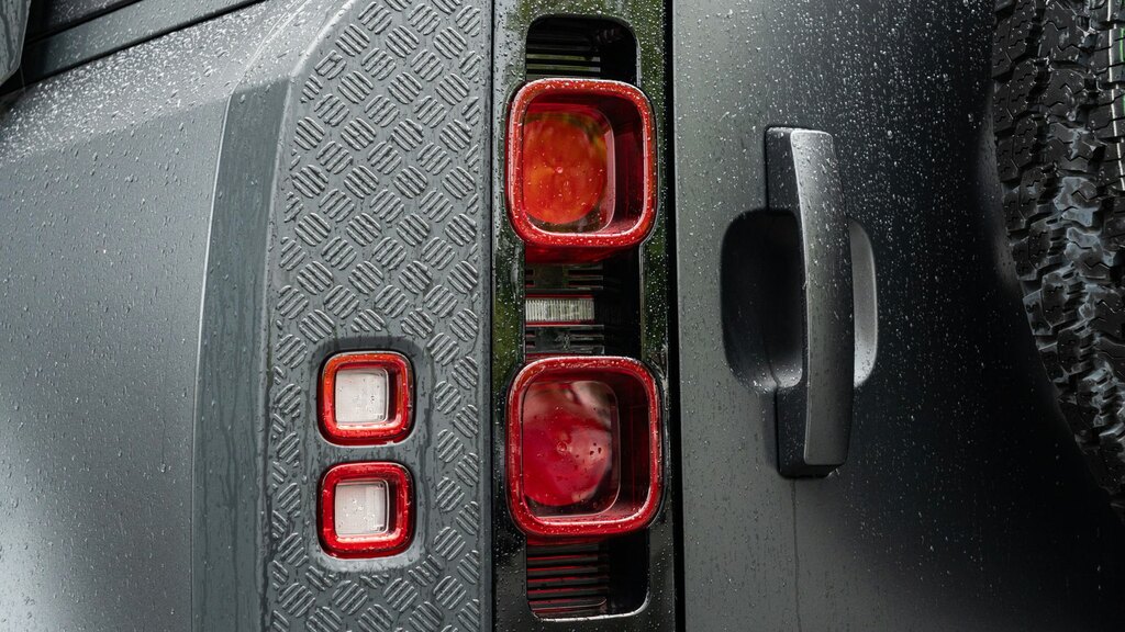 Land Rover Defender 90 X-dynamic Hse Grey #19