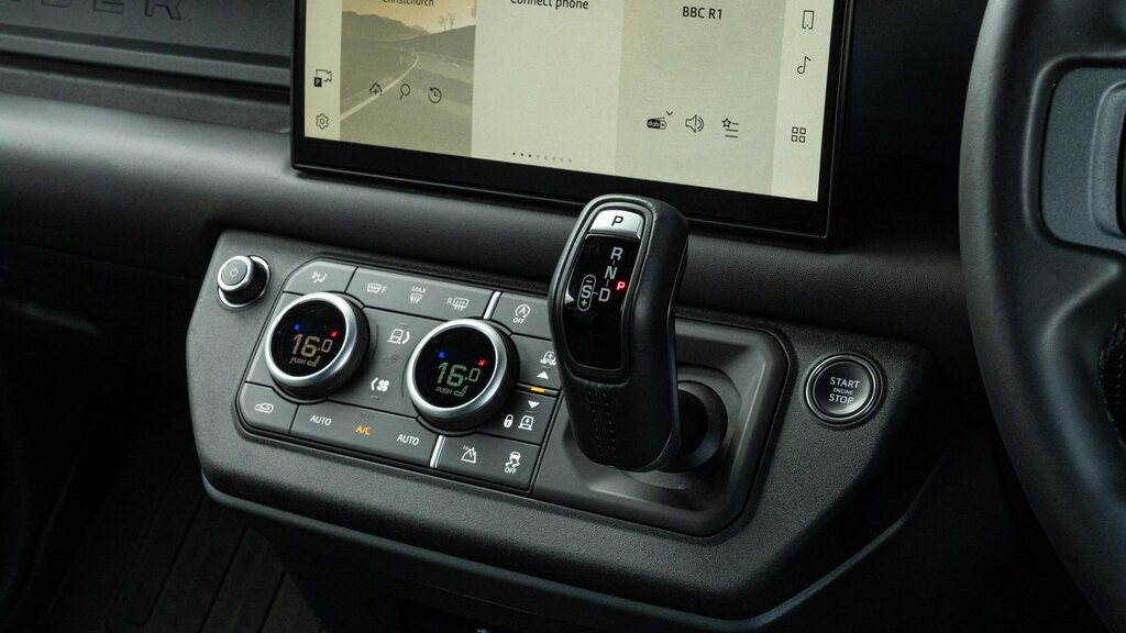 Land Rover Defender 90 X-dynamic Hse Grey #13