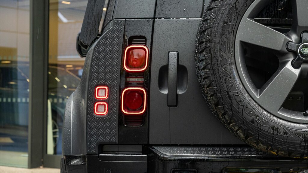 Land Rover Defender 90 X-dynamic Hse Grey #40