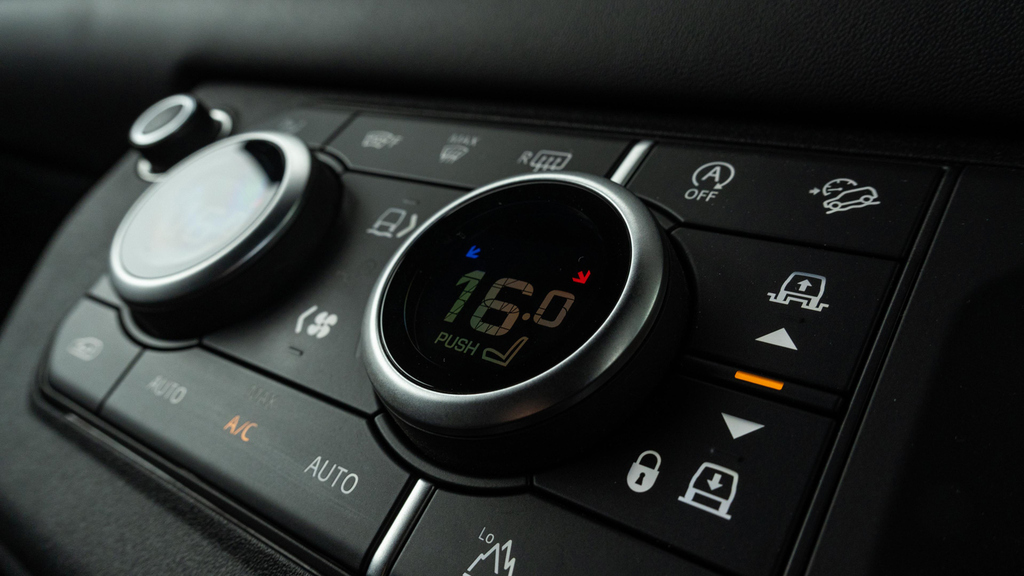 Land Rover Defender 90 X-dynamic Hse Grey #58