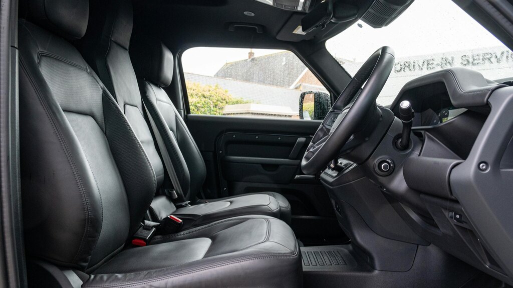 Land Rover Defender 90 X-dynamic Hse Grey #67