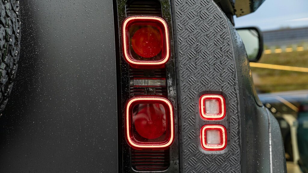 Land Rover Defender 90 X-dynamic Hse Grey #62